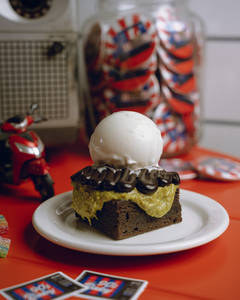 Chocolate Sauce Pistachio Kunafa With Ice Cream