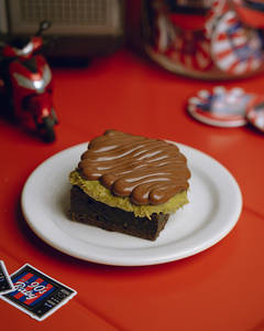 Nutella Pistachio Kunafa Brownie