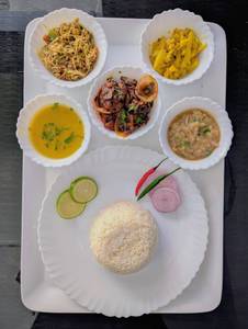 Chicken Fried With Bamboo Shoot Thali