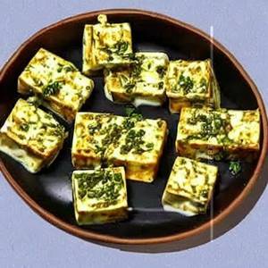 Paneer Garlic White Sauce