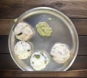 Akki tari kadabu with kayi chutney