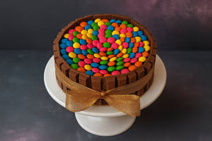 Kitkat Gems Cake [Eggless]