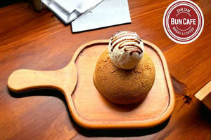 Butter Cookie Bun With Vanila Ice Milk