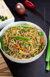 Egg Hakka Noodles