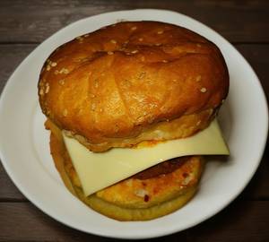 Veg cheese burger