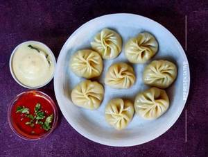 Butter Paneer Momos