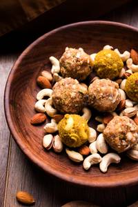 Dry fruit laddu