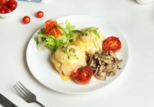 Egg Benedict with smoked salmon