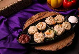 Veg steamed momos [full]