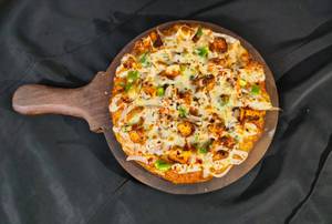 Paneer tikka pizza