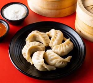Soya Momos (8 Pcs)