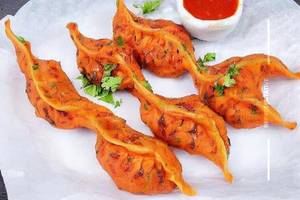 Tandoori Chicken Momos                             