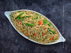 Veg schezwan noodles