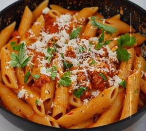 Chicken red sauce pasta