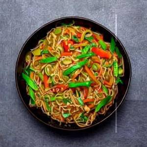 Hot Garlic Noodle & Rice Mixed - Veg