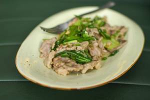 Stir Fry Chicken With Pak Choi
