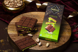 Fabelle Kunafa Milk chocolate- Crispy Kunafa & Rich Pistachio Creme