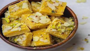 Besan Gazak