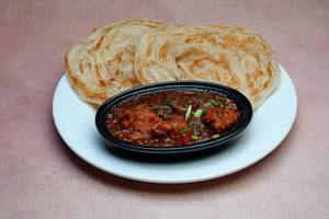 Chilly Chicken With 3 Parotta