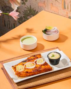 Nimbu Mirch Tawa Fish