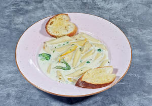 Cheesy Alfredo Pasta