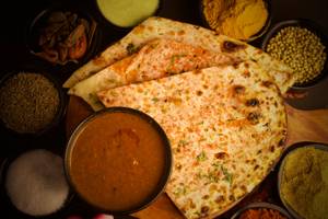 Keema Naan With Gravy