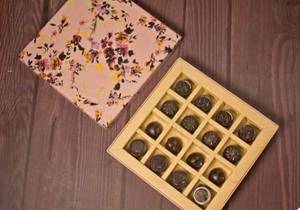 Chocolate Gift Box (16 cavity)               