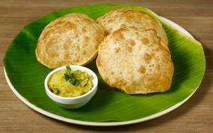 Poori With Liquid Potato Masala 2Pc
