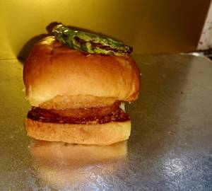 Schezwan vada pav
