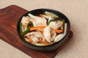 Chicken Wonton Soup ( China)
