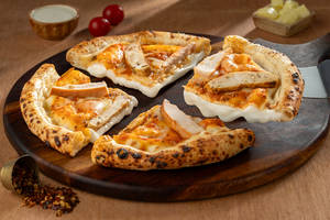 Woodfired -  Smoked Chicken Cheese Burst Pizza