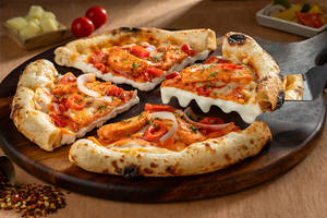 Sourdough Cheeseburst Peri Peri Chicken Pizza with Burrata