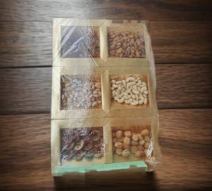 Dry Fruits Gift Box (Kismis Badam Pista Kaju Anjeer Jardalu 125 Grams Each