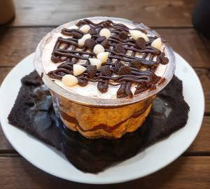 Chocolate Cream Cup Cake