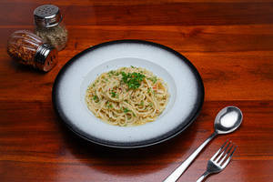 Aglio-e-olio Peperoncino (chill & Peppers) Pasta