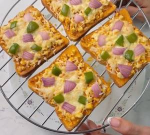 Onion Capsicum Cheese Toast