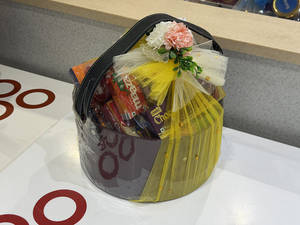 Gift Hamper 8