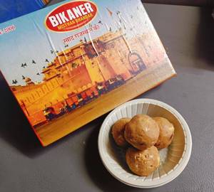 Goond giri dryfruit laddoo