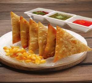 Veg corn samosa