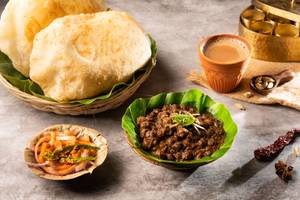 Chole Bhature + Masala Chai [250ml]