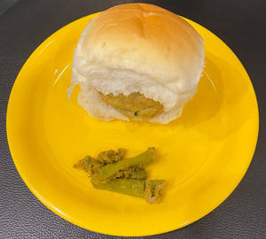 Vada Pav (1 Pc)