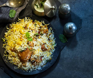 Jodhpuri Chicken Dum Biryani (complimentary Raita)