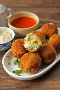 Corn Cheese Balls (8 Pcs)