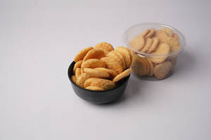 Plain Mathri [250 Gm]