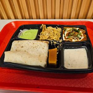 Veg Deluxe Thali