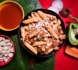 Red sauce chicken pasta