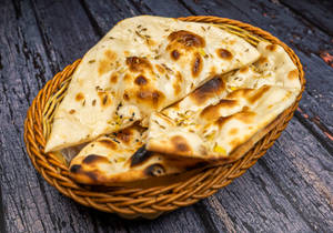 Adaa Mouri Naan