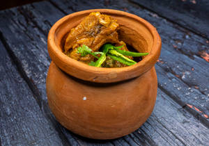Murgir Haandi Dom Jhol (4pcs)