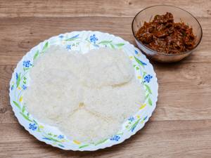 Idiyappam 5 Pcs+ Beef.. Tea...