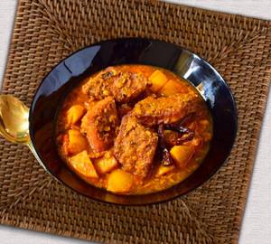 Dhokla Dalna [2 pies dhoka and 2 pies aloo]